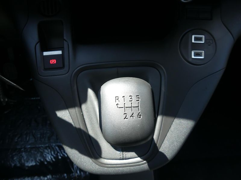 Citroën Berlingo (2026) PLUS Petrol 110k Manual   - fotka 16 z 20
