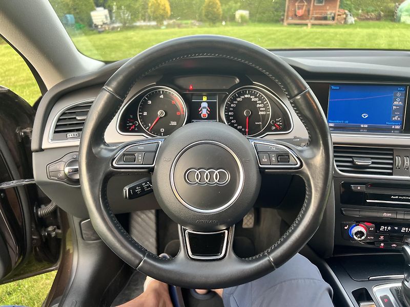 Audi A5 2.0TDI 100KW,TZ,DIGI,XENONY - fotka 36 z 49