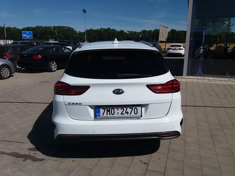 Kia Ceed 1.6CRDi,100kW,1.MAJITEL-ČR!! - fotka 6 z 29