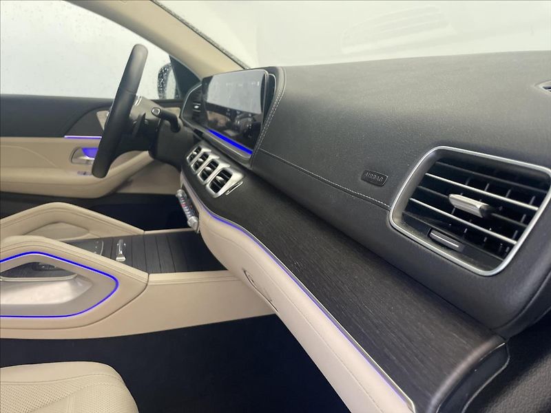 Mercedes-Benz GLE 400d 4MATIC kupé AMG Line Nigh - fotka 17 z 22