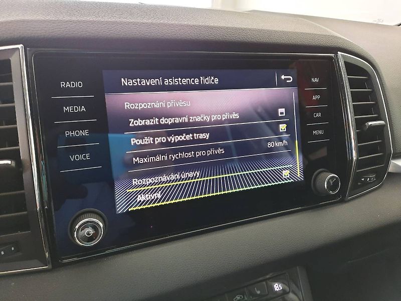 Škoda Karoq (2020) 1.5 TSI (110kW/150k) DSG, Ambi - fotka 14 z 22