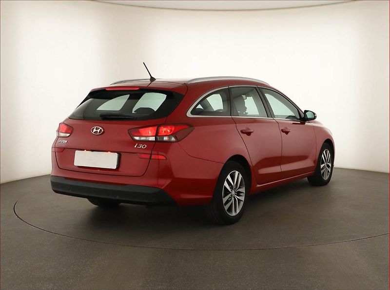 Hyundai i30 (2018) 1.4 T-GDI, ČR,1.maj - fotka 5 z 14
