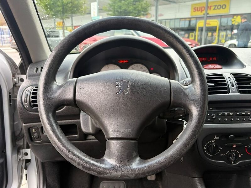 Peugeot 206 1.4 - fotka 8 z 16