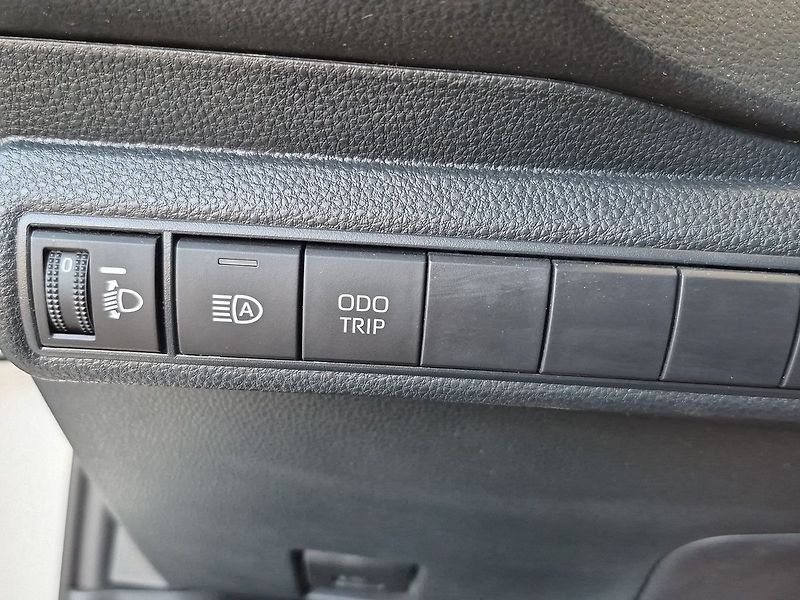 Toyota Corolla Comfort  1,5 92 kW SD - fotka 20 z 24