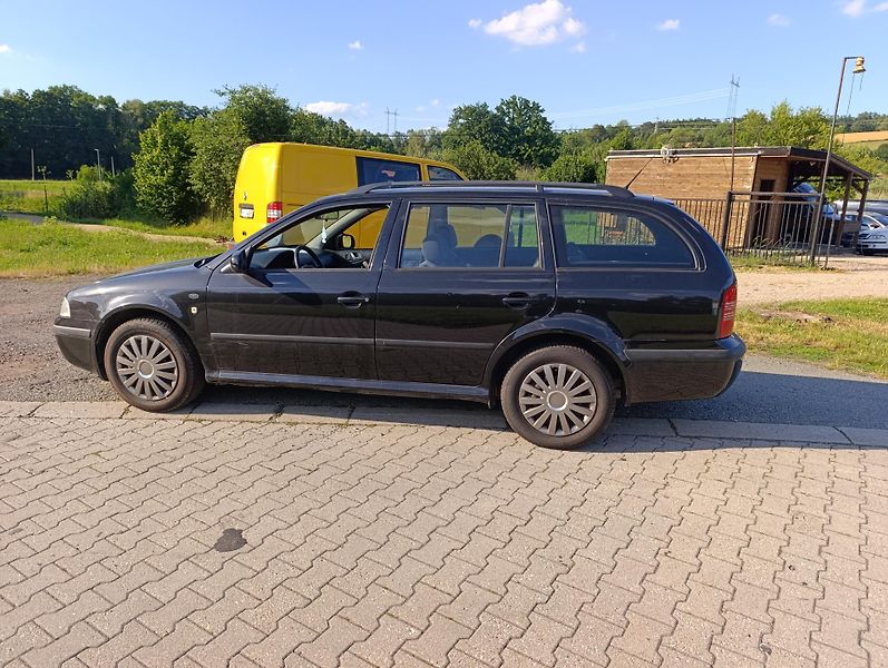 Škoda Octavia (2002) 2.0 MPi combi tažné klima - fotka 8 z 14
