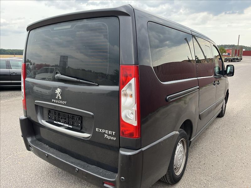 Peugeot Expert Tepee 2,0 HDi 8.MÍST KLIMA NAVIGACE - fotka 6 z 42