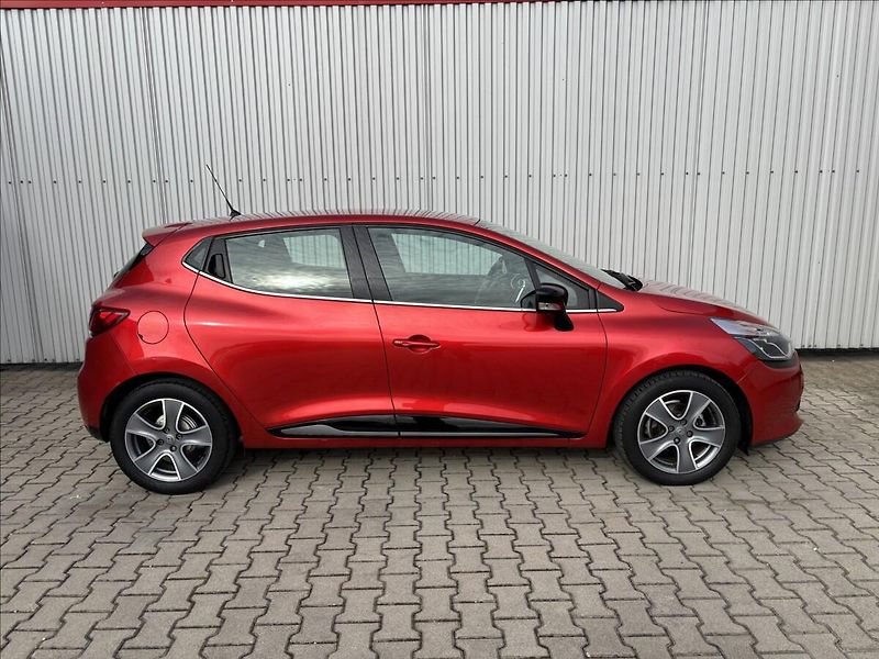 Renault Clio 1,2 Intens, Navi, Kamera... - fotka 6 z 15