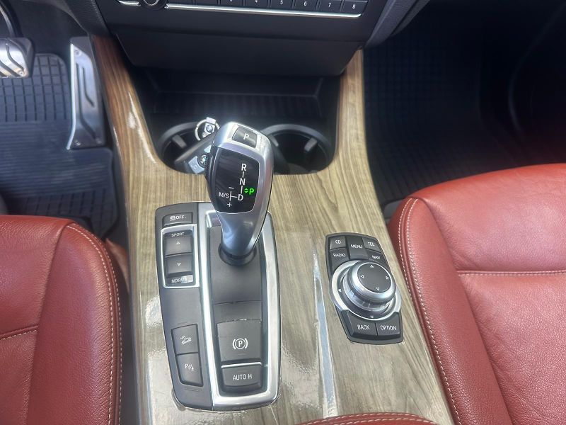 BMW X3 (2010) 135KW, XDRIVE 20D - fotka 17 z 28