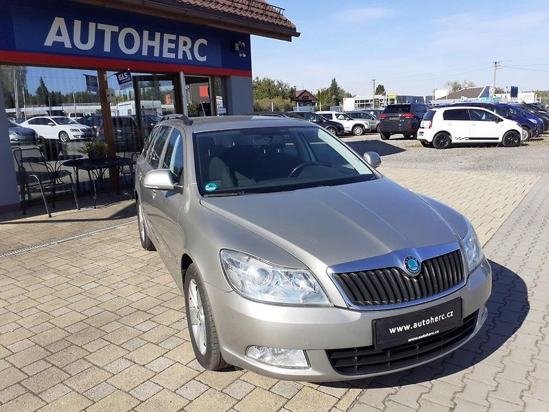 Škoda Octavia (2013) KOMBI 1.4 TSI AMBIENTE - fotka 2 z 27