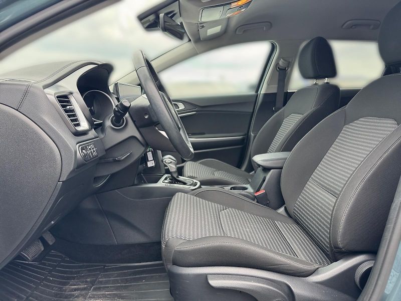 Kia Ceed (2023) TOP 1.5T-GDI 118kW CZ DPH  - fotka 7 z 11