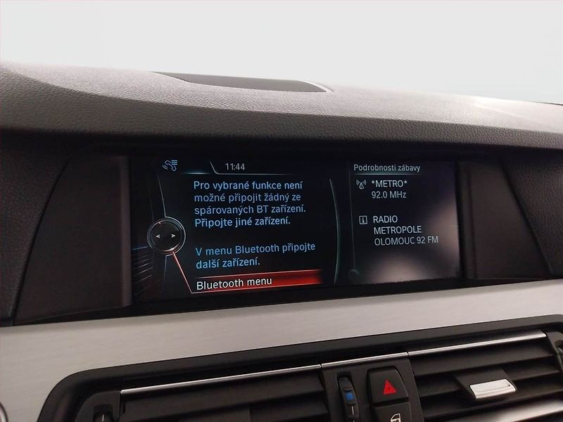 BMW Řada 5 (2013) 520d, Kůže, Navi, Bi-Xenony - fotka 19 z 21