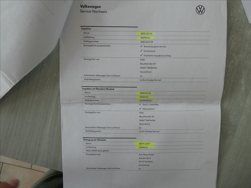 Volkswagen Touran 1,4 TSi 110kW DSG,LED,serviska - fotka 48 z 49