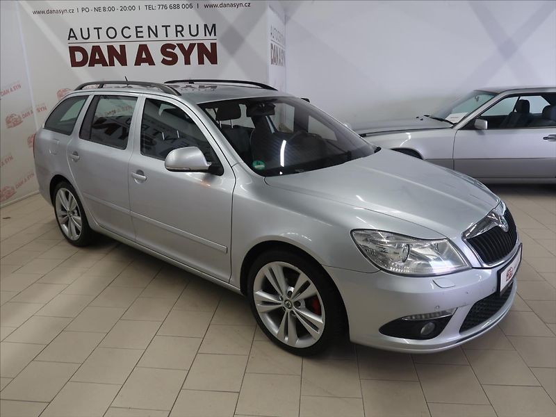 Škoda Octavia 2,0 TDI CR RS nezávislé topení - fotka 3 z 29