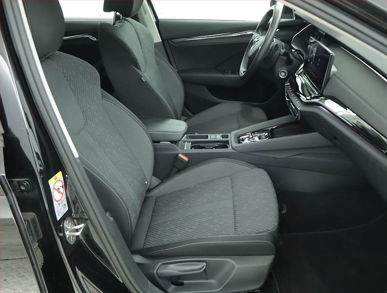Škoda Octavia (2023) 2.0 TDI - fotka 9 z 16