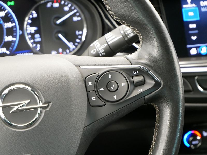 Opel Insignia - fotka 16 z 26