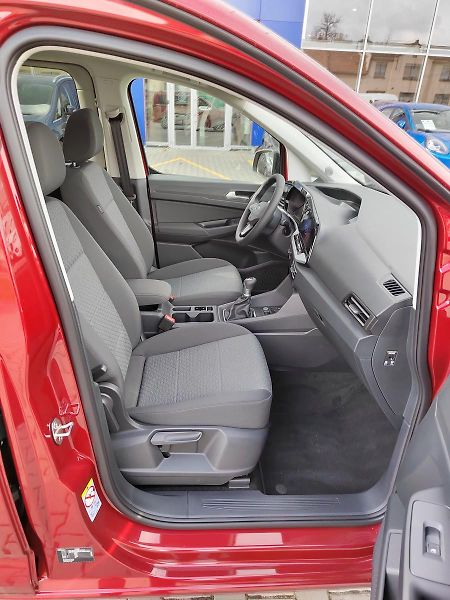 Ford Tourneo Connect 2,0 EcoBlue 90kW/122 koní 6 st - fotka 13 z 28