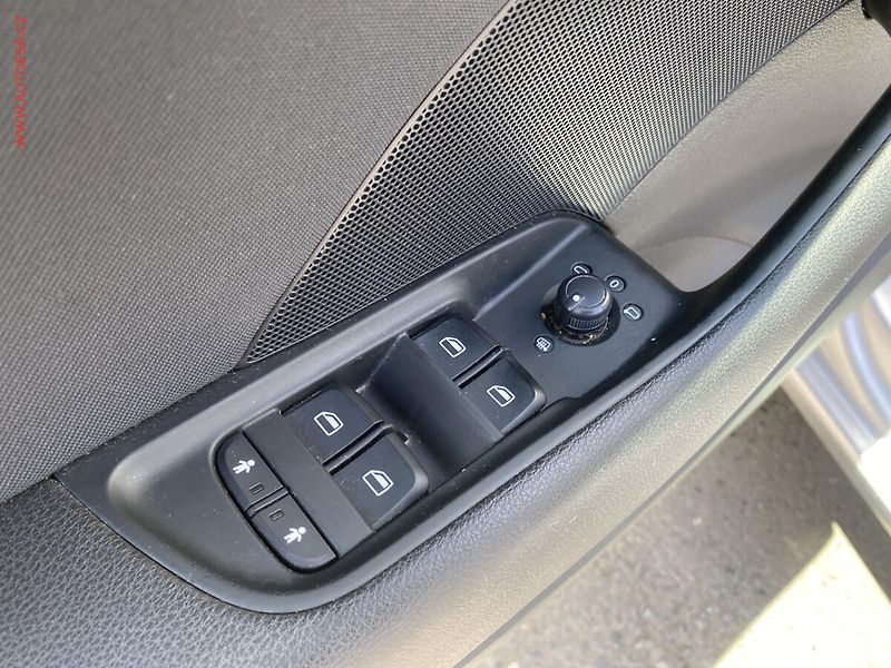 Audi A3 (2014) 2.0 TDi, Attraction, bixen - fotka 13 z 16