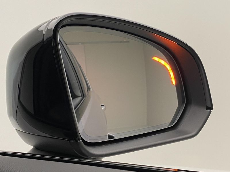 Volvo XC40 (2025) B3 AUT DARK PLUS - fotka 27 z 48