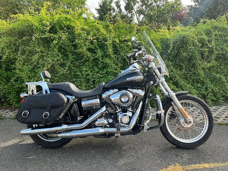 Harley-Davidson FXDC Dyna Super Glide Custom (2010) - fotka 2 z 14