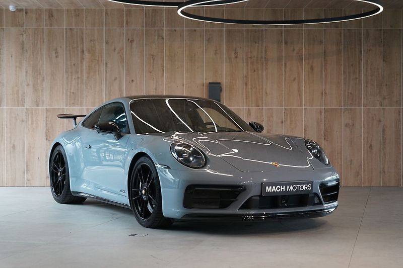 Porsche 911 Carrera 4 GTS, Aerokit, Lift - fotka 3 z 55