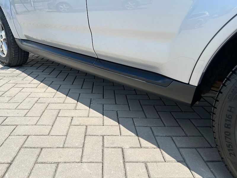 Peugeot 4007 (2009) 2.2HDi 115kW 4x4 - fotka 26 z 36