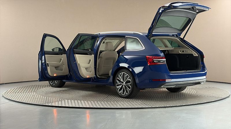 Škoda Superb 1.5 TSI DSG L&K Combi - fotka 7 z 33