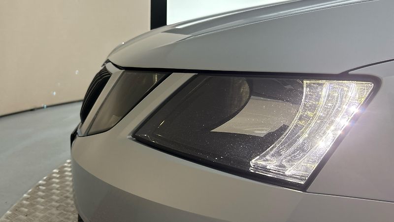 Škoda Octavia 1.5 TSI G-Tec DSG Ambition Com - fotka 18 z 23