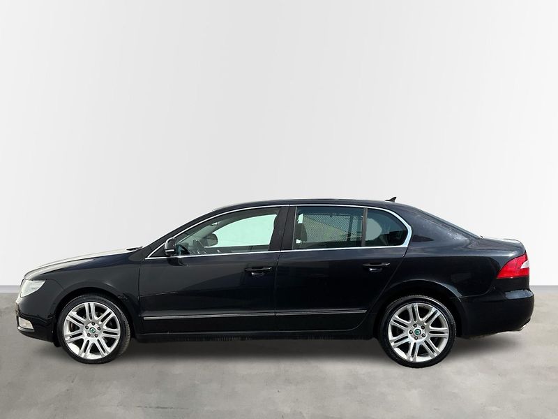 Škoda Superb ELEGANCE - fotka 3 z 29