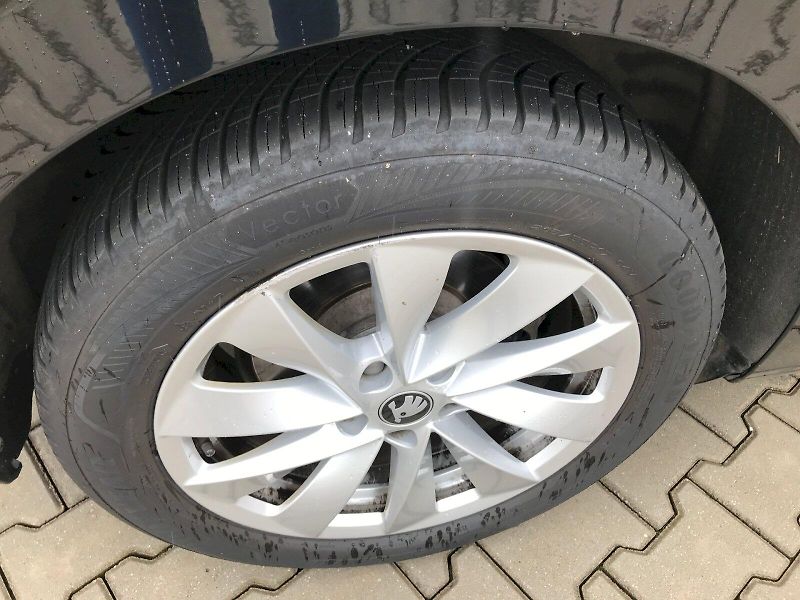 Škoda Superb (2025) COMBI SELEC TD 110/2.0 A7F - fotka 11 z 29