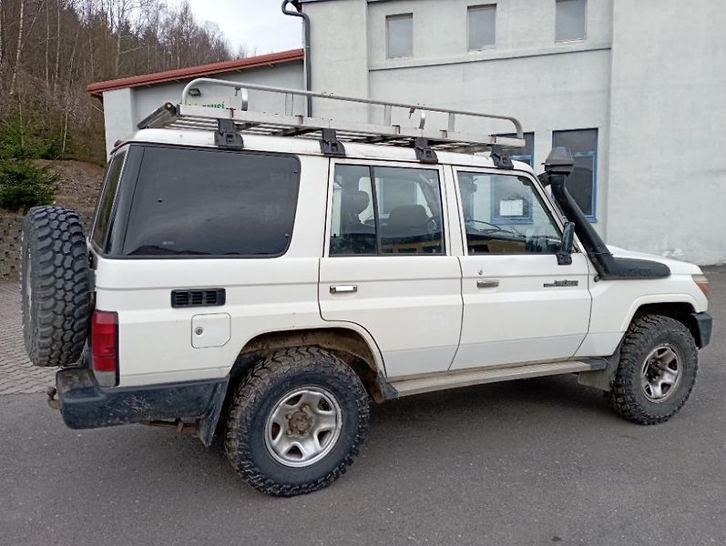 Toyota Ostatní (2009) HZJ 5 místná - fotka 14 z 31