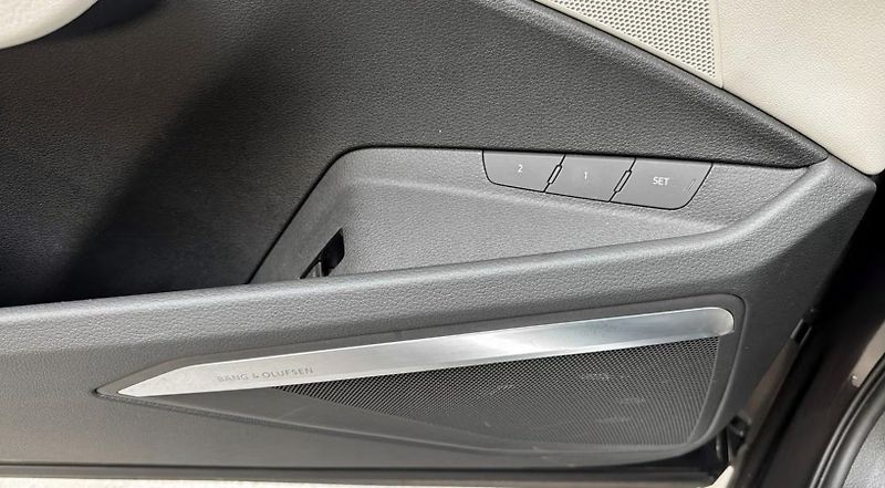 Audi Q8 e-tron SB 55 Q 360k Pano Taž Bílý in. - fotka 16 z 25