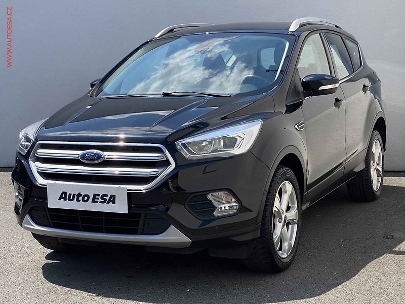 Ford Kuga (2019) 1.5 EB, Titanium, AT, navi - fotka 3 z 19
