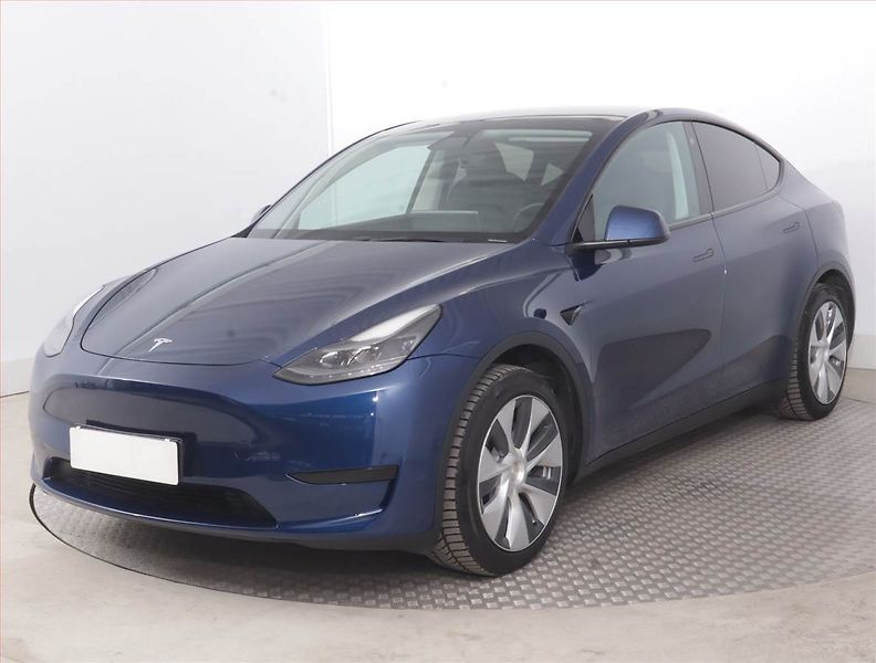 Tesla Model Y (2023) RWD LFP 60kWh, SoH 95% - fotka 2 z 23