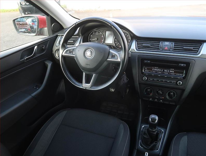 Škoda Rapid (2014) Ambition 1.2 TSI, Serv.kniha - fotka 7 z 17