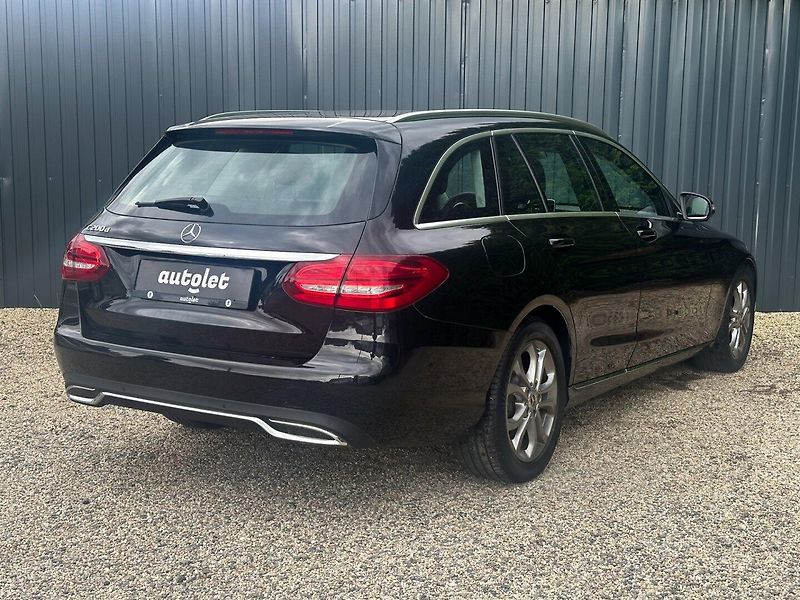 Mercedes-Benz Třídy C 200d AVNTGARDE - fotka 12 z 24