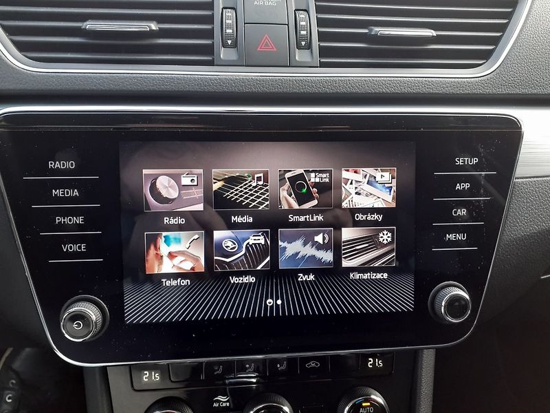 Škoda Superb (2020) 2.0 TDi 140Kw DSG ČR - fotka 14 z 32