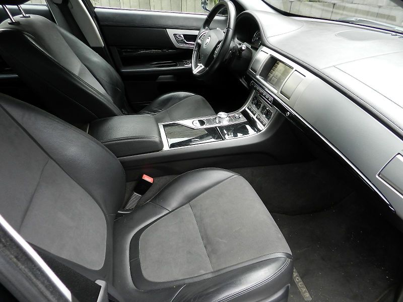 Jaguar XF 3.0d V6 177 kW NEPOJÍZDNÉ - fotka 6 z 14