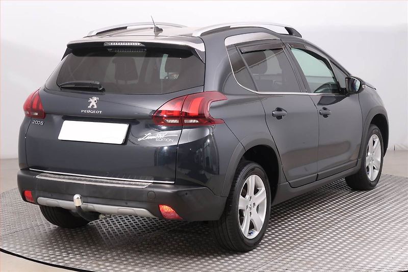 Peugeot 2008 (2018) 1.2 PureTech, Serv.kniha, Kůže - fotka 5 z 17