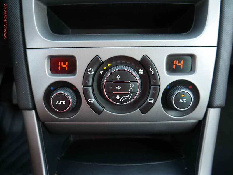 Peugeot 308 (2008) 1.6HDi, AC, tažné - fotka 16 z 16