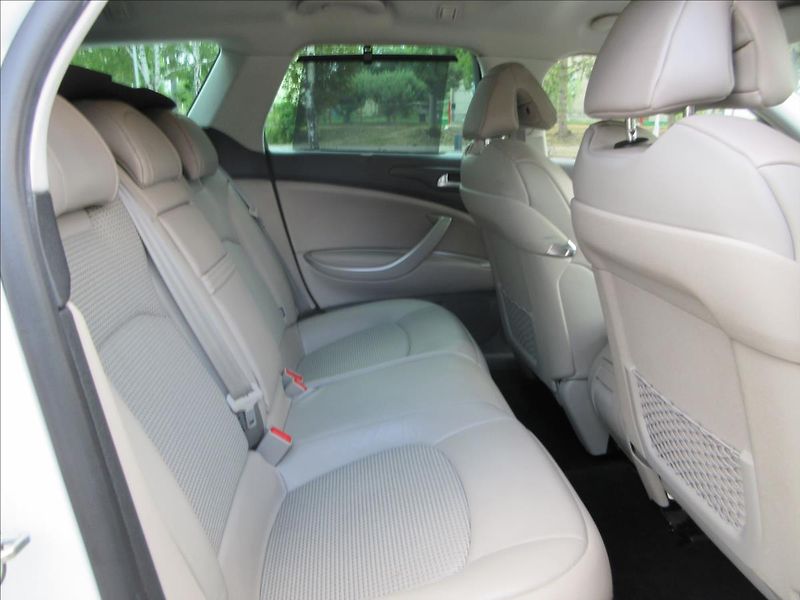 Citroën C5 2,0 HDi, Exclusive, Tourer, 1. - fotka 17 z 39