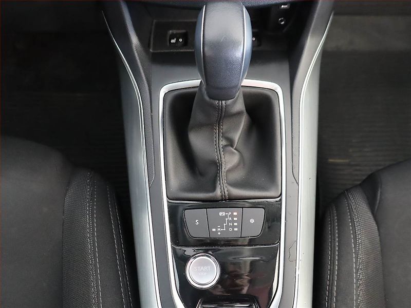 Peugeot 308 (2016) 1.6 BlueHDi, Automat, Navi - fotka 13 z 21