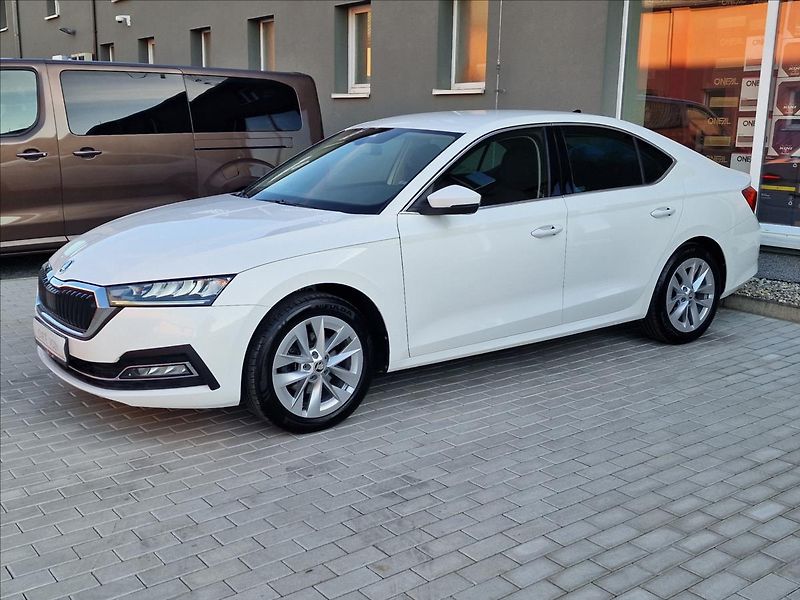 Škoda Octavia 2.0 TDI Style,původ ČR,1.Maj. - fotka 6 z 49