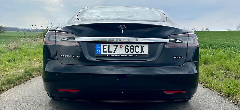 Tesla Model S (2018) - fotka 5 z 26