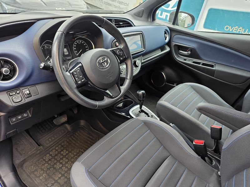 Toyota Yaris (2020) 1.5-1.MAJITEL-AUTOMAT-KAMERA - fotka 14 z 15