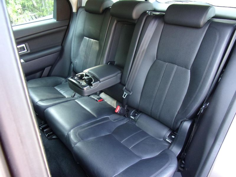 Land Rover Discovery Sport (2015) 2.2D 4X4 110kW AUTOMAT KŮŽE KM - fotka 19 z 24