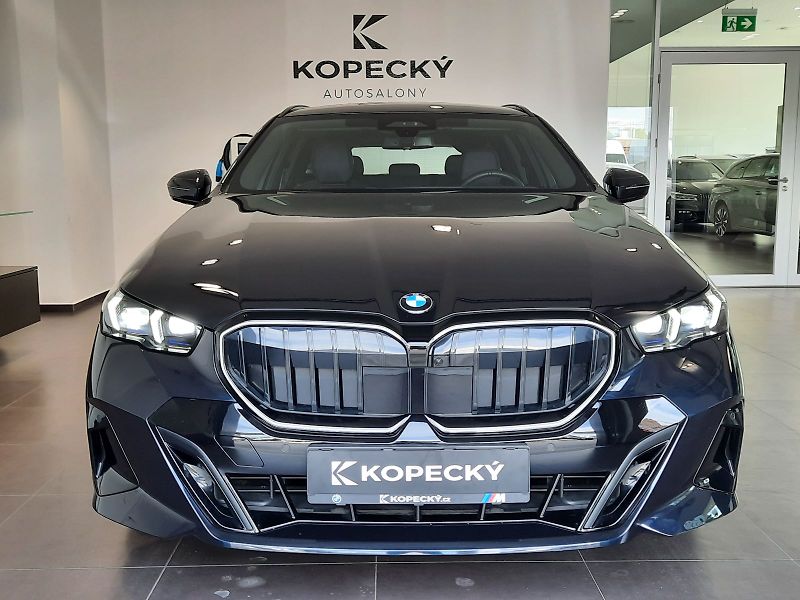 BMW Řada 5 (2025) 540d xDrive Touring M Sport - fotka 2 z 14