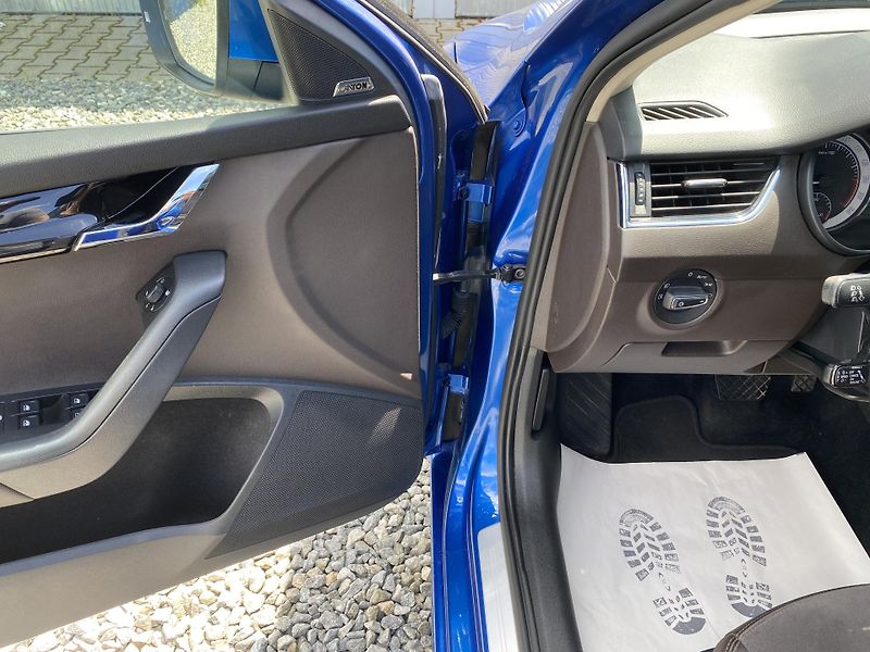 Škoda Octavia 2.0TDi L+K CZ WEBASTO 4x4 - fotka 92 z 165