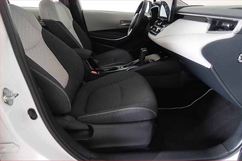 Toyota Corolla (2024) 1.8 Hybrid - fotka 9 z 19
