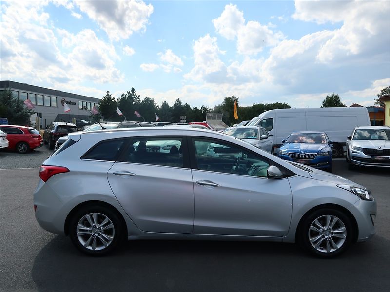 Hyundai i30 1,6 GDi,99kW,NovéČR,Aut.klima - fotka 5 z 23