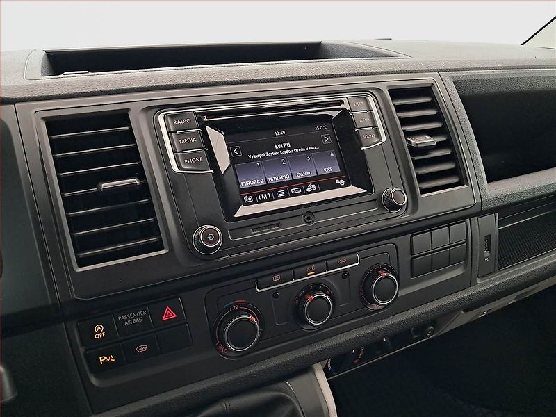 Volkswagen Transporter (2018) 2.0 TDI, Bus, 8Míst, ČR, DPH - fotka 12 z 21